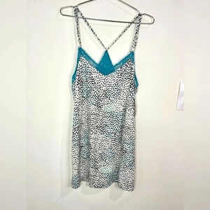 🆕 Vince Camuto Blue Lace Animal Print Chemise